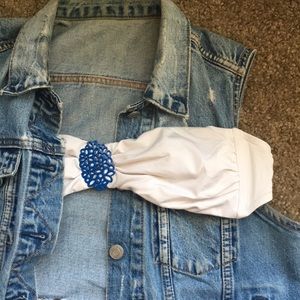 White Bandeau with Blue Floral Accent